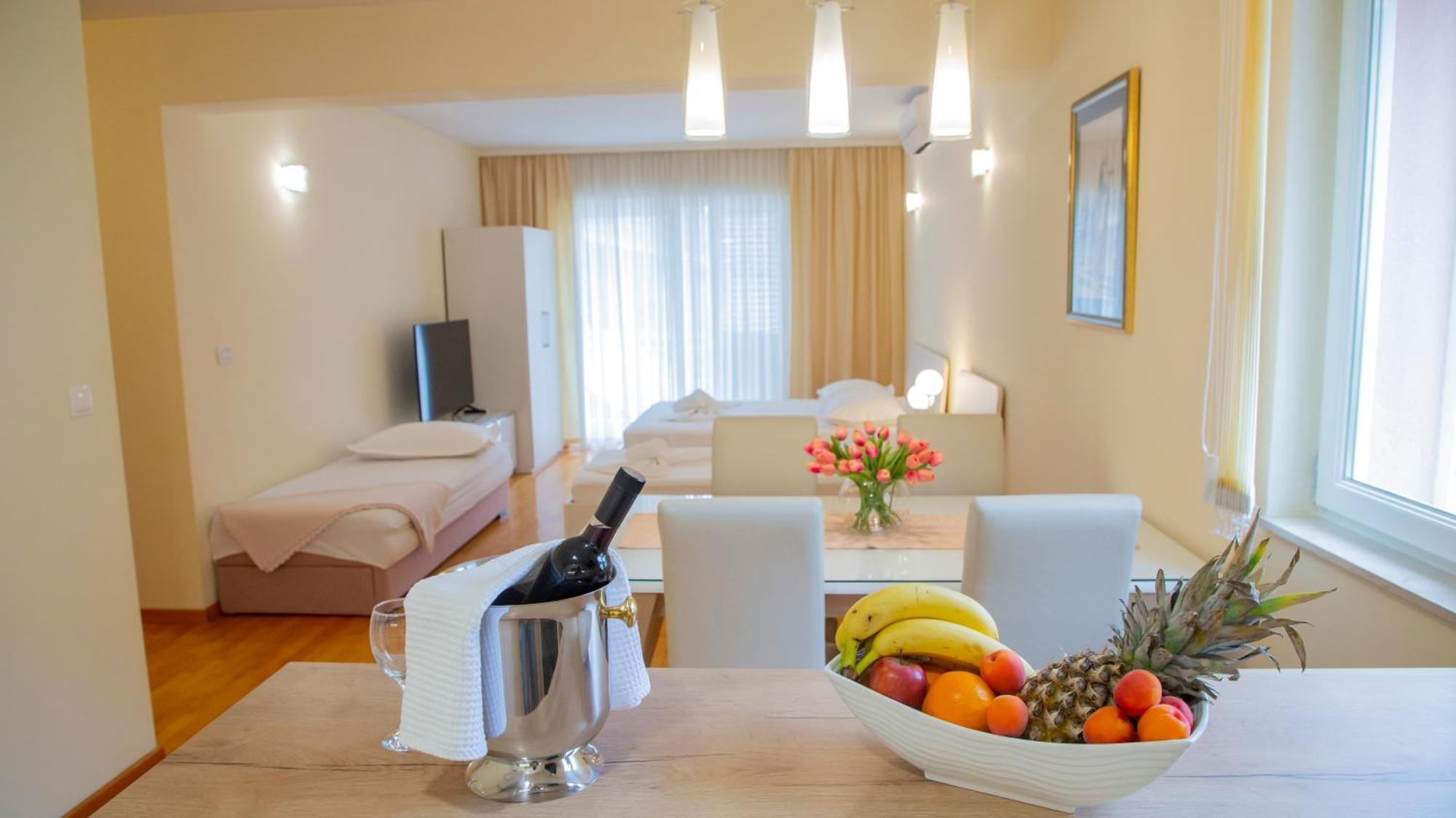 Baska Voda Apartments - Steps From The Beach, Free Parking, Central Location Exteriér fotografie