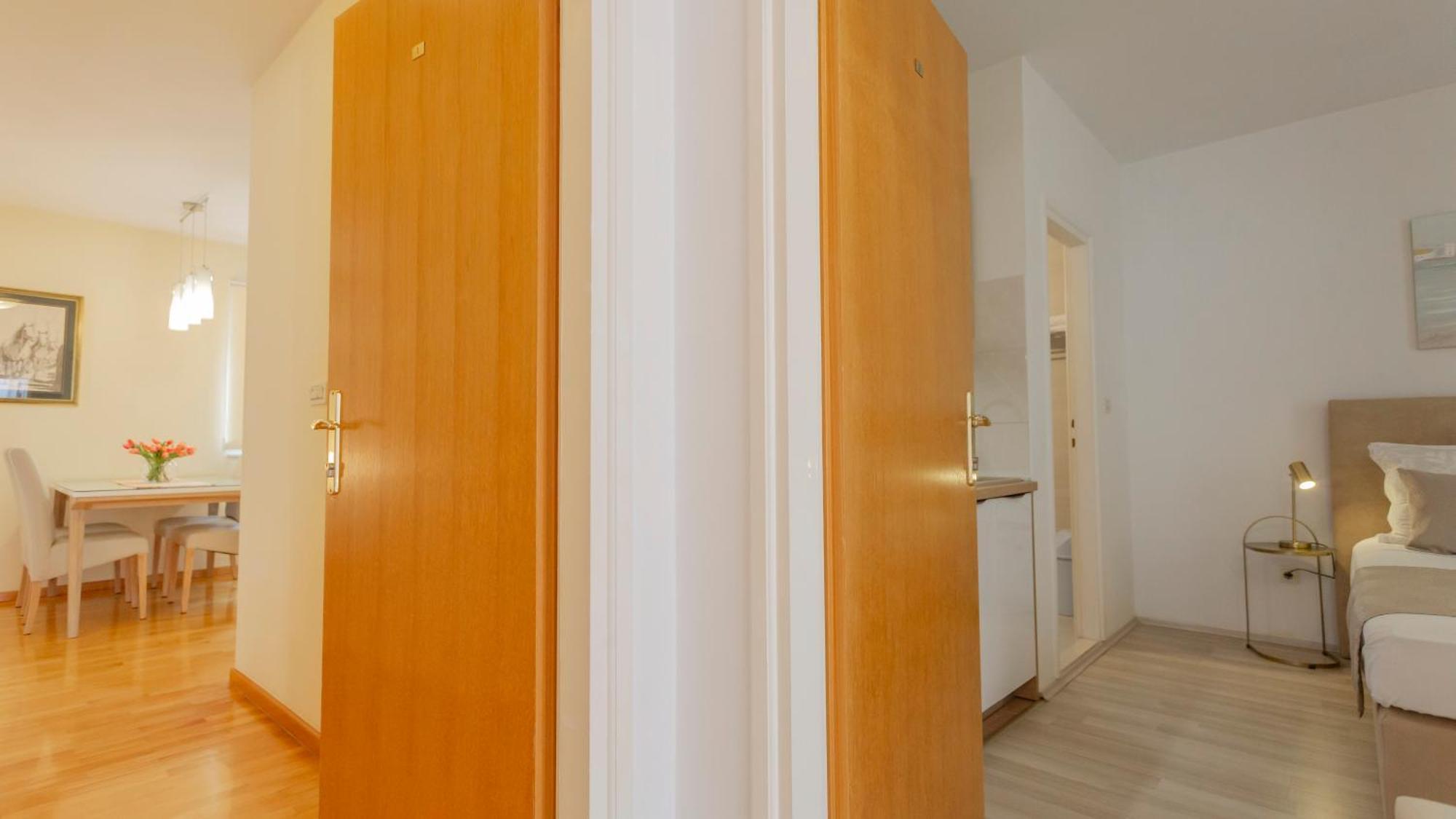 Baska Voda Apartments - Steps From The Beach, Free Parking, Central Location Exteriér fotografie